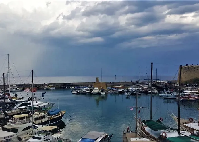 Harbour View Flat In Kyrenia -girne * Kyrenia (Northern Cyprus)